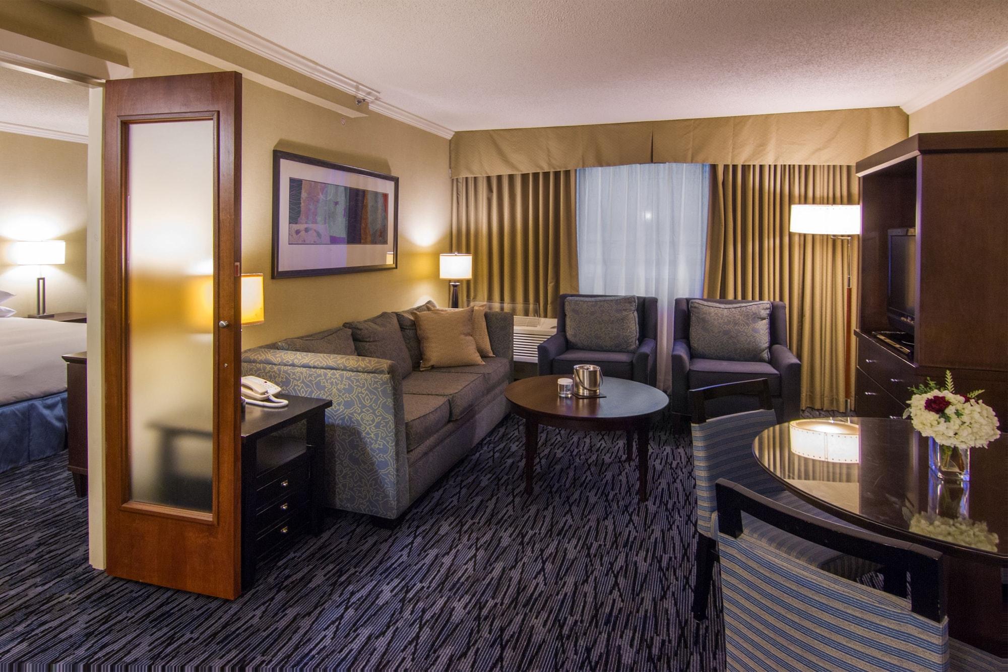 Doubletree By Hilton Norwalk Hotel Exterior foto