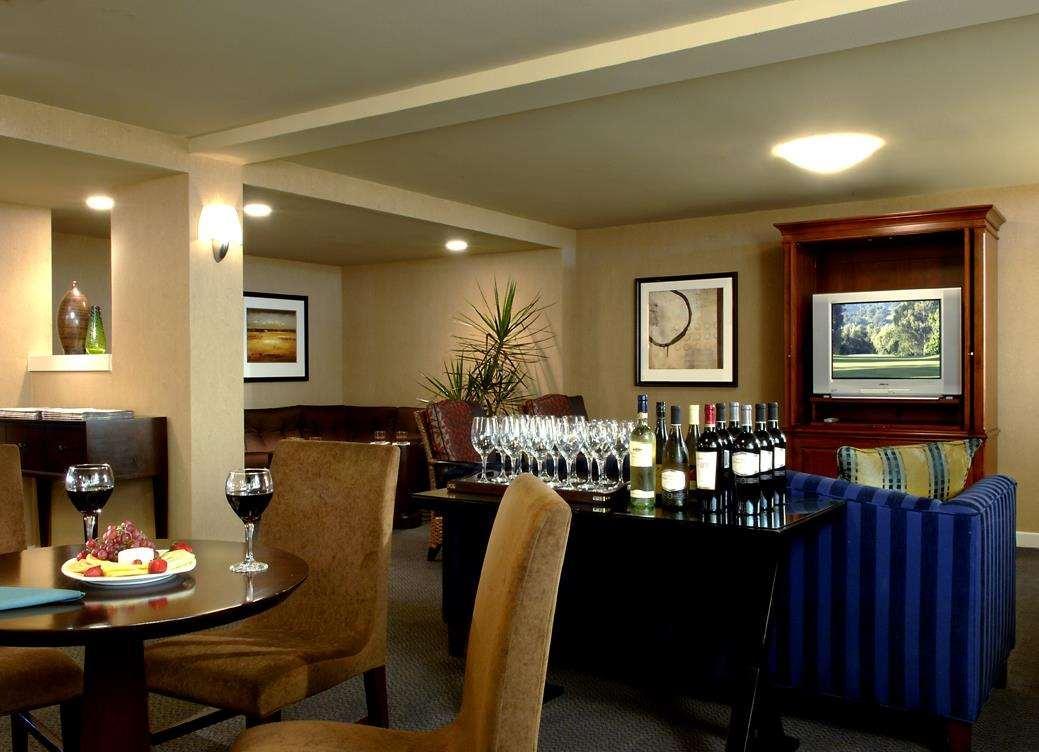 Doubletree By Hilton Norwalk Hotel Exterior foto