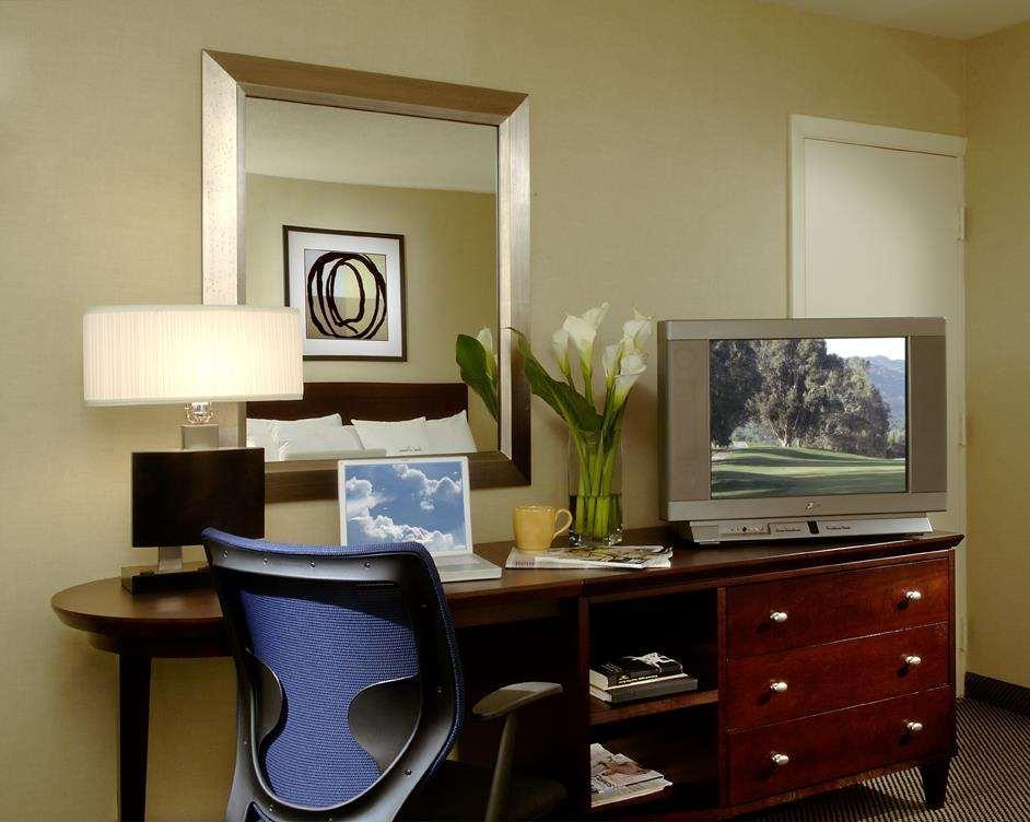 Doubletree By Hilton Norwalk Hotel Cameră foto
