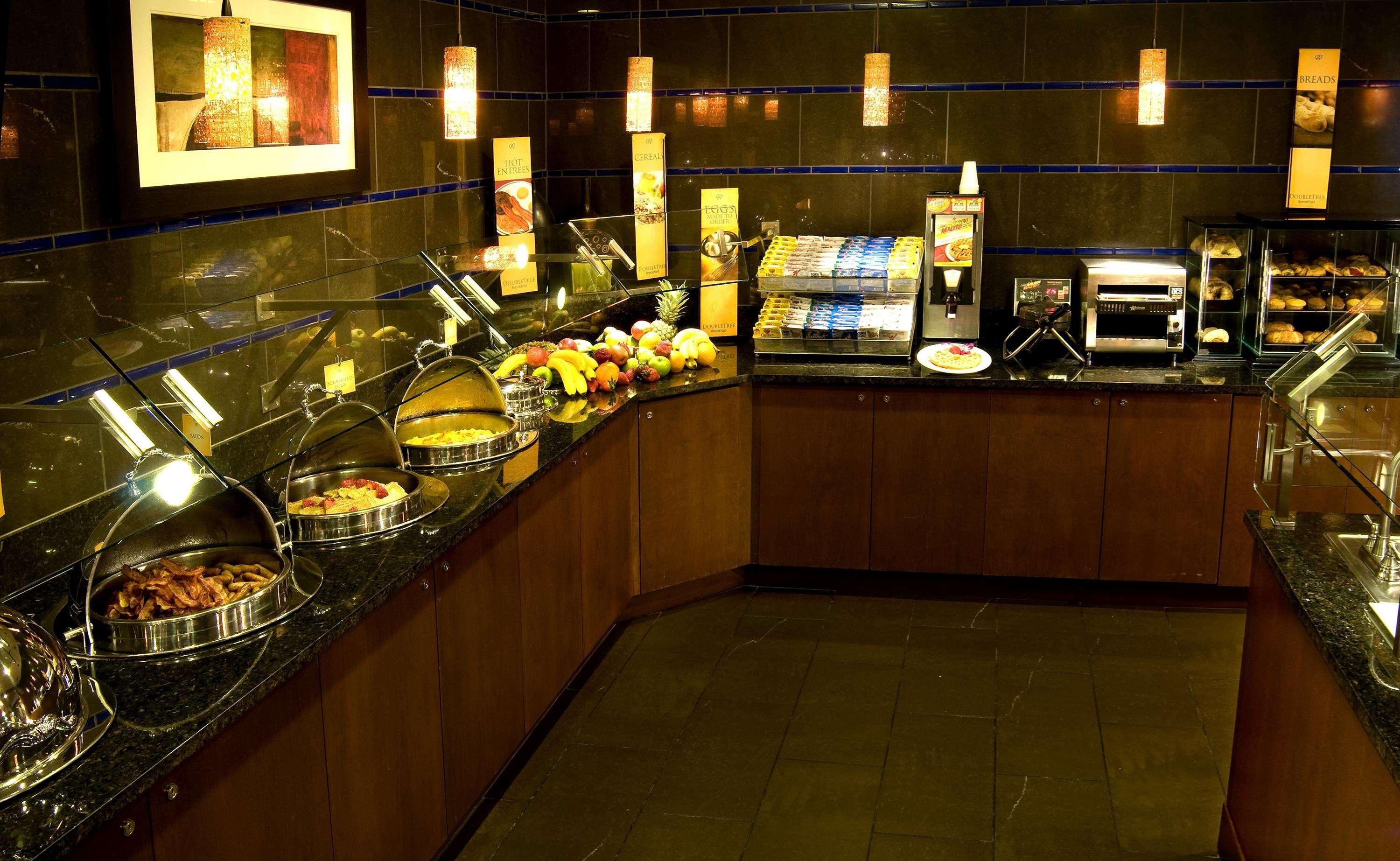 Doubletree By Hilton Norwalk Hotel Restaurant foto