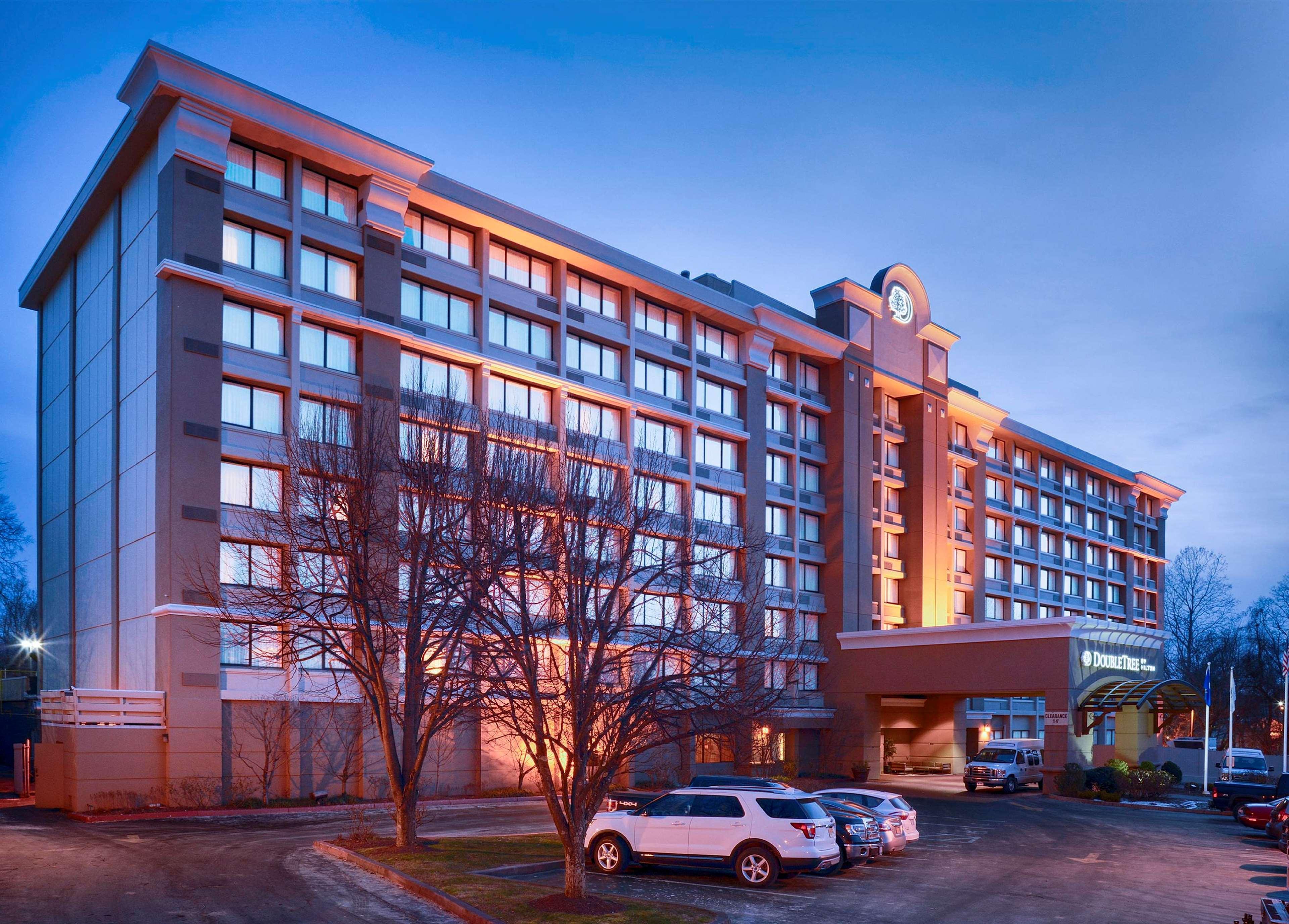 Doubletree By Hilton Norwalk Hotel Exterior foto