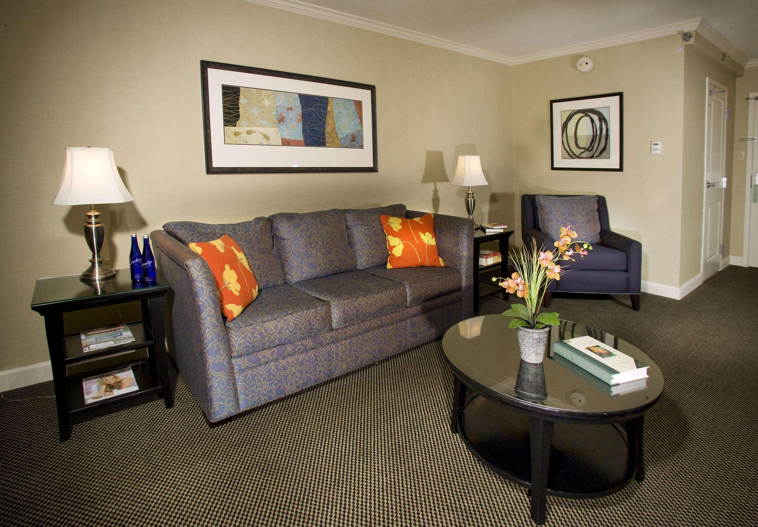 Doubletree By Hilton Norwalk Hotel Exterior foto